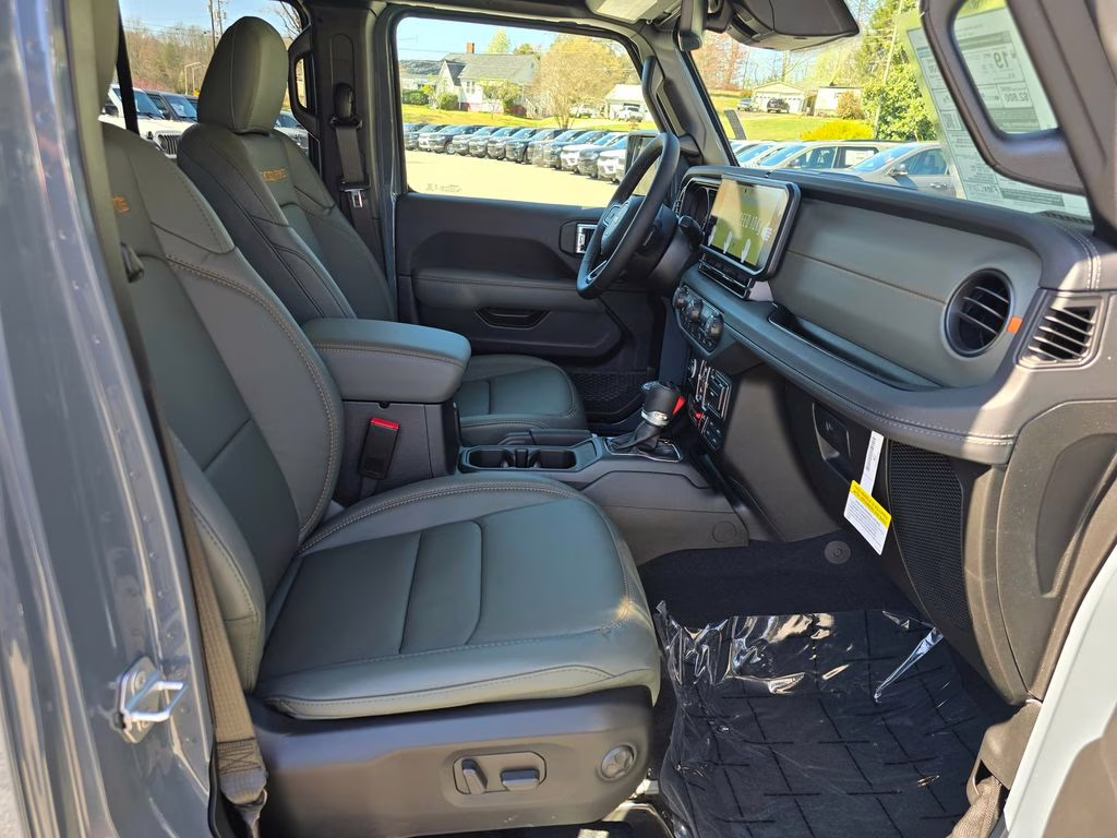 2026 Anvil Clearcoat Jeep Gladiator Mojave 4X4 Truck