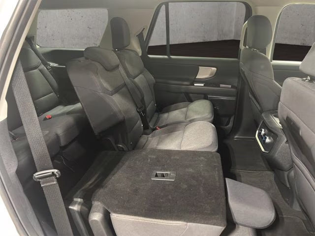 2025 Space Silver Metallic Ford Expedition Active 4X4 SUV