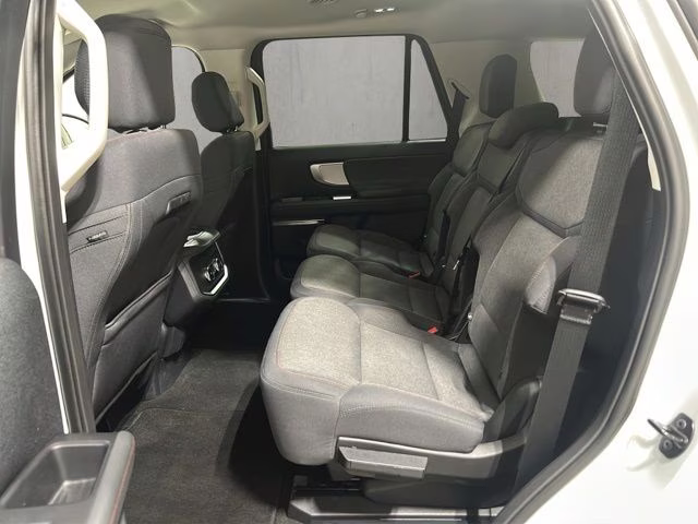 2025 Space Silver Metallic Ford Expedition Active 4X4 SUV