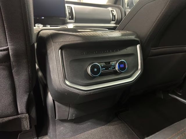 2025 Space Silver Metallic Ford Expedition Active 4X4 SUV