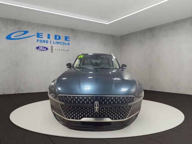 2025 Flight Blue Metallic Clearcoat Lincoln Navigator Reserve 4X4 SUV