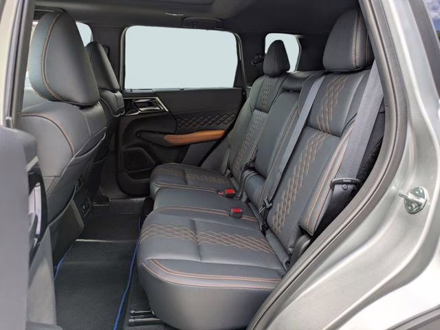 2025 Alloy Silver/Black Roof Mitsubishi Outlander PHEV SEL AWD SUV