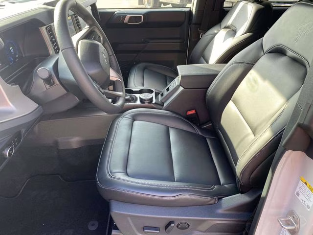 2026 Avalanche Ford Bronco Outer Banks 4X4 SUV