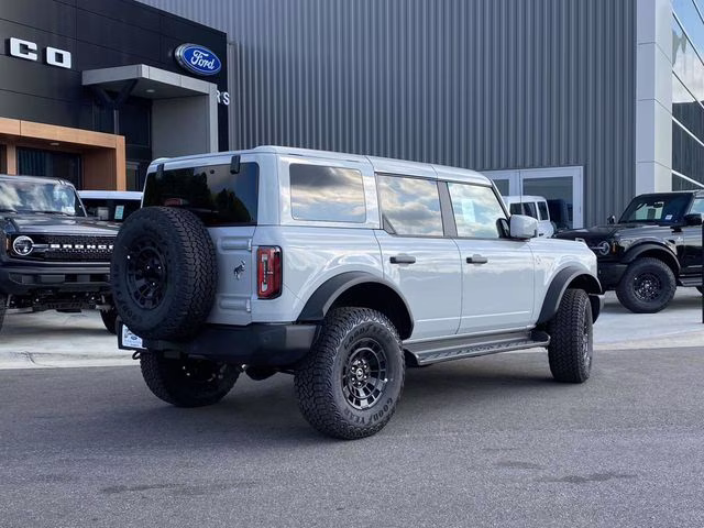 2026 Avalanche Ford Bronco Outer Banks 4X4 SUV