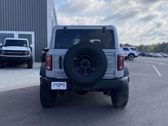 2026 Avalanche Ford Bronco Outer Banks 4X4 SUV