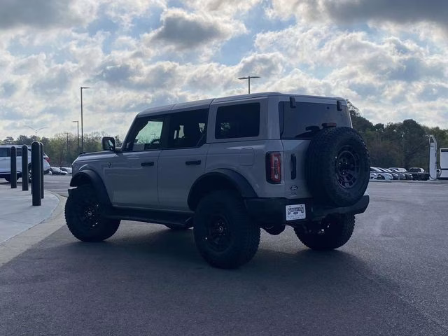 2026 Avalanche Ford Bronco Outer Banks 4X4 SUV