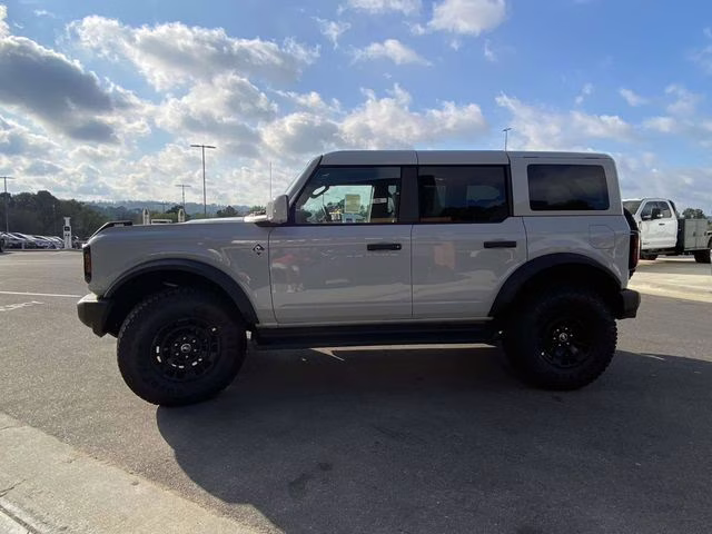 2026 Avalanche Ford Bronco Outer Banks 4X4 SUV