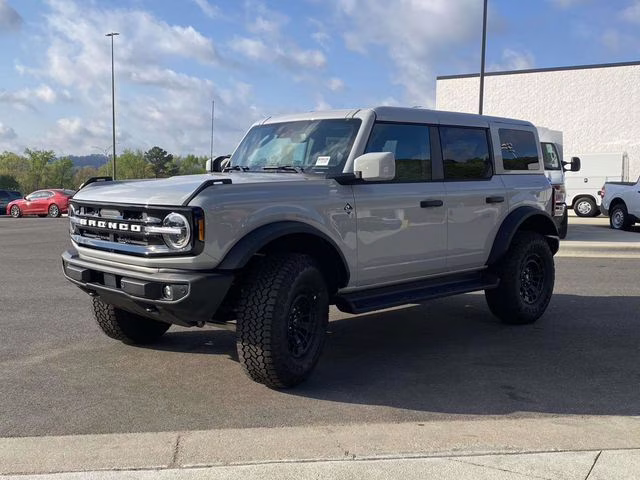 2026 Avalanche Ford Bronco Outer Banks 4X4 SUV