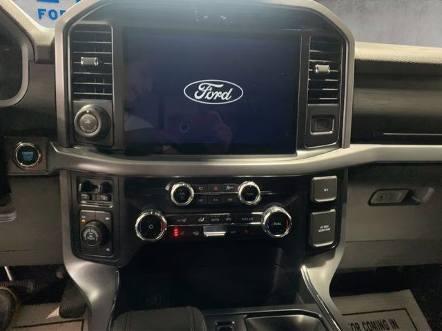 2025 Space White Metallic Ford F-150 XLT Black Appearance 4X4 Truck