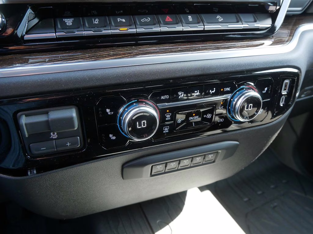2026 Summit White GMC Sierra 3500HD SLE 4X4 Truck