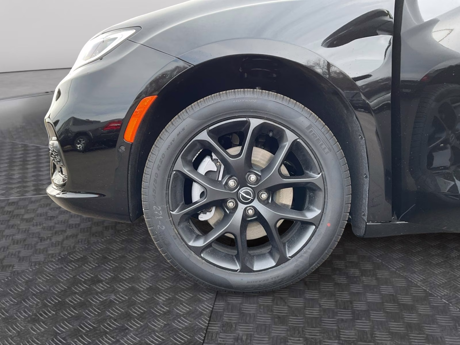 2026 Diamond Black Crystal Pearlcoat Chrysler Pacifica Select AWD Van