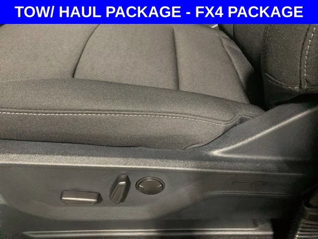 2025 Ford F-150 XLT - Photo 12