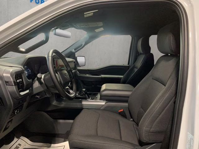 2025 Space White Metallic Ford F-150 XLT Black Appearance 4X4 Truck