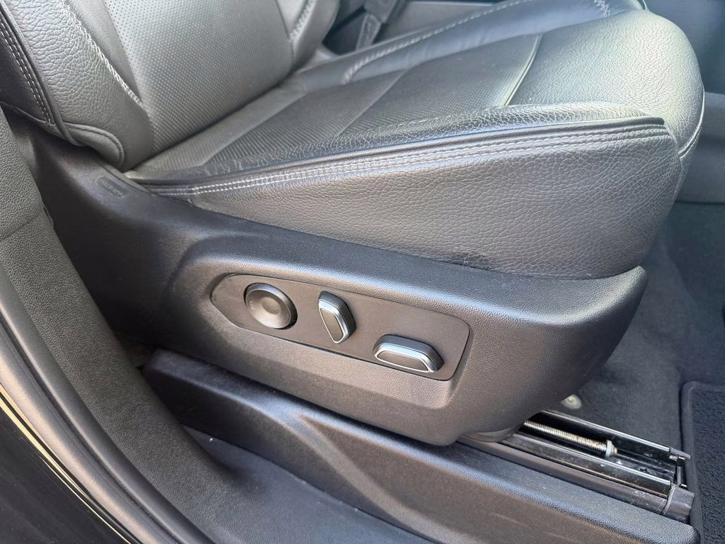 2023 Onyx Black GMC Yukon XL Denali Preferred w/Adaptive Cruise 4X4 SUV