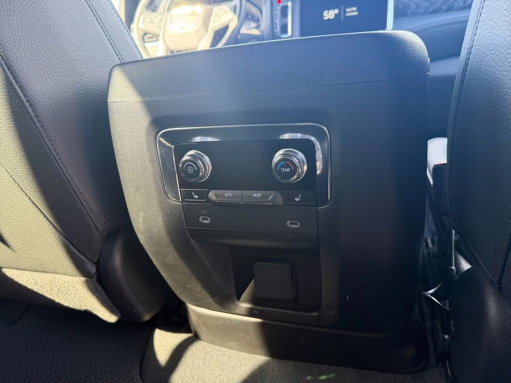 2023 Onyx Black GMC Yukon XL Denali Preferred w/Adaptive Cruise 4X4 SUV