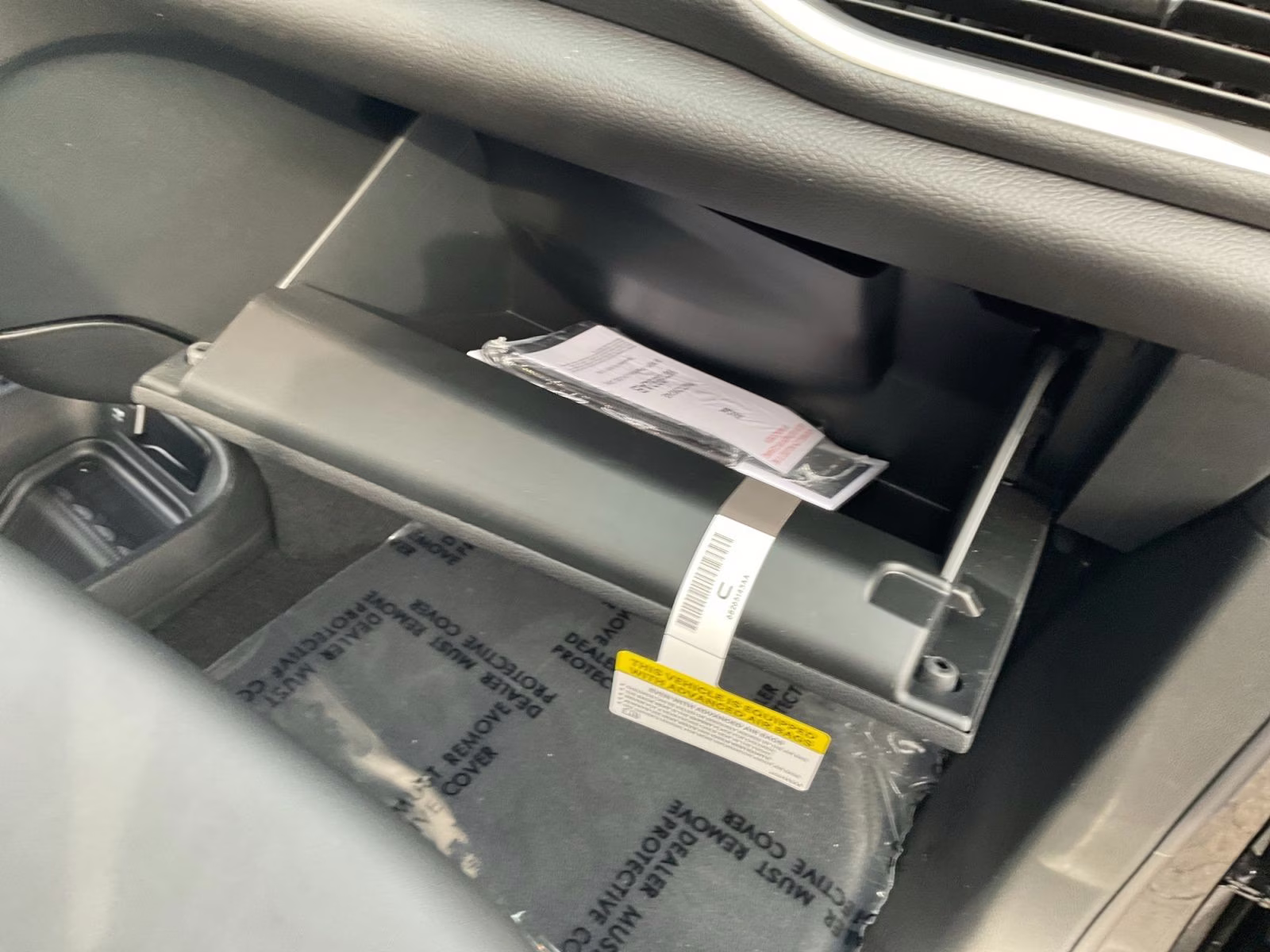 2026 Diamond Black Crystal Pearlcoat Chrysler Pacifica Select AWD Van