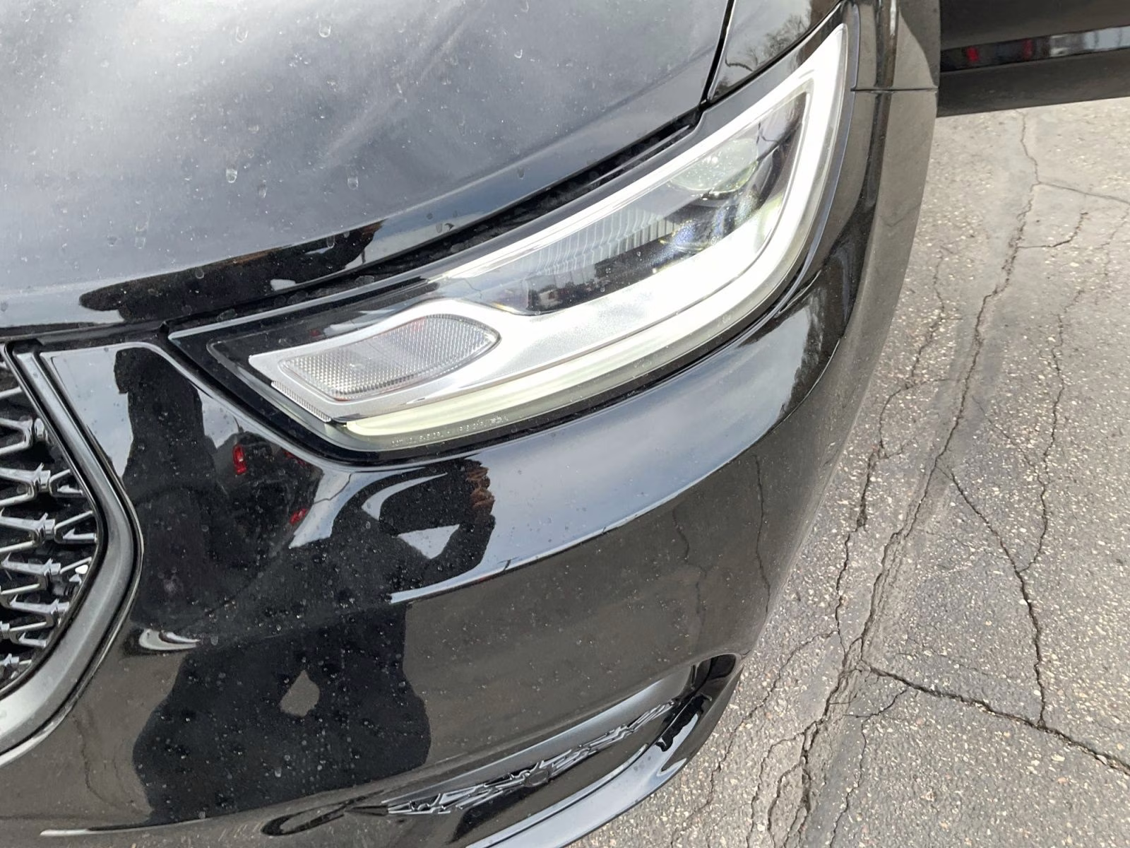 2026 Diamond Black Crystal Pearlcoat Chrysler Pacifica Select AWD Van