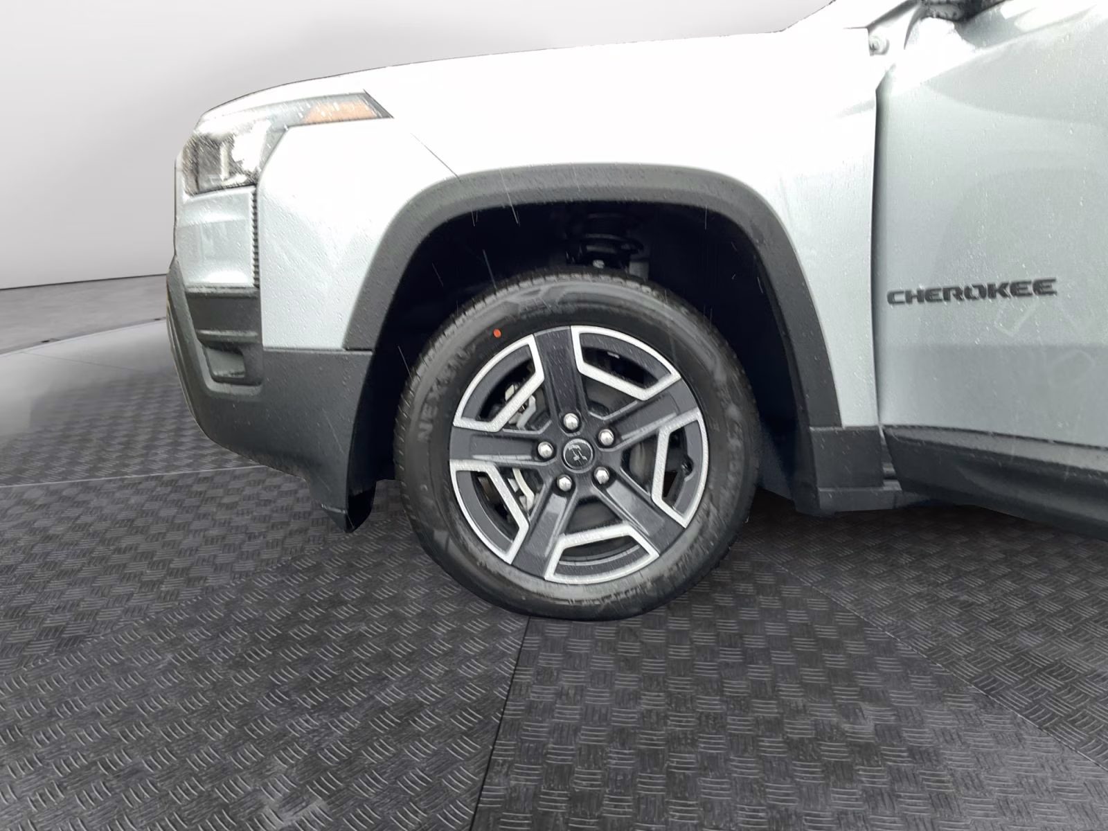 2026 Silver Zynith Clearcoat Jeep Cherokee Laredo 4X4 SUV