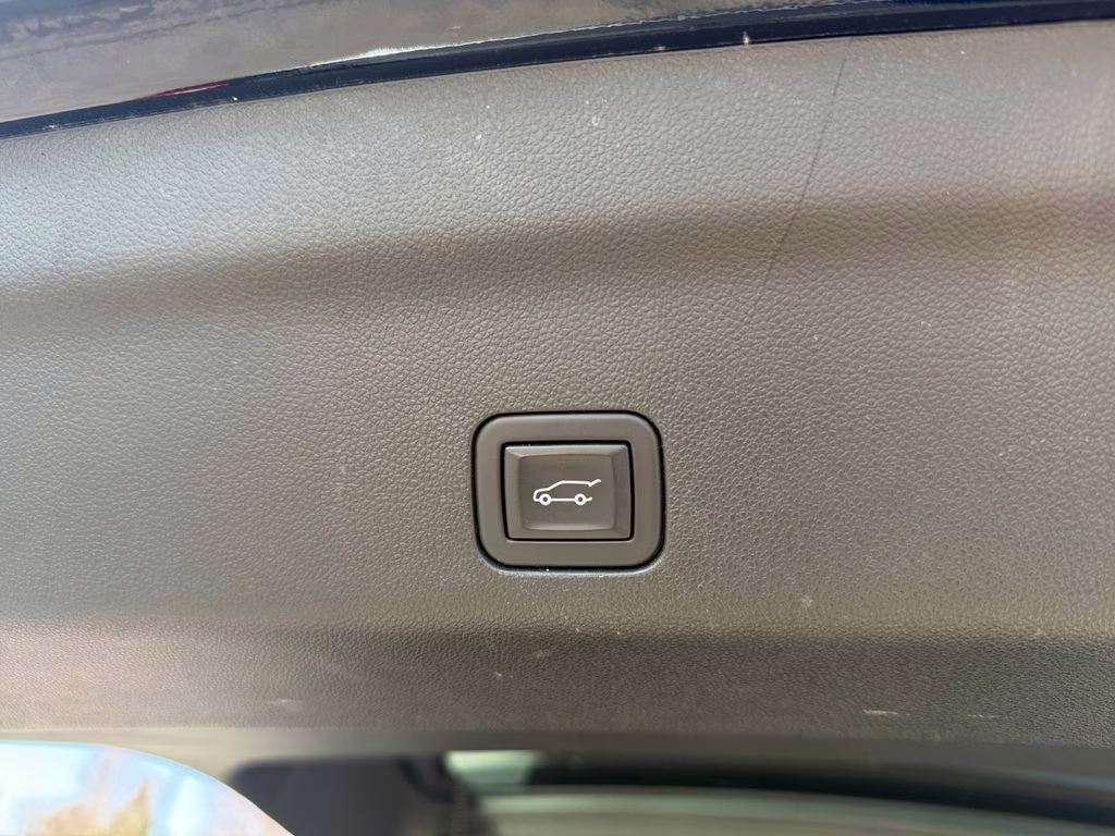 2023 Onyx Black GMC Yukon XL Denali Preferred w/Adaptive Cruise 4X4 SUV