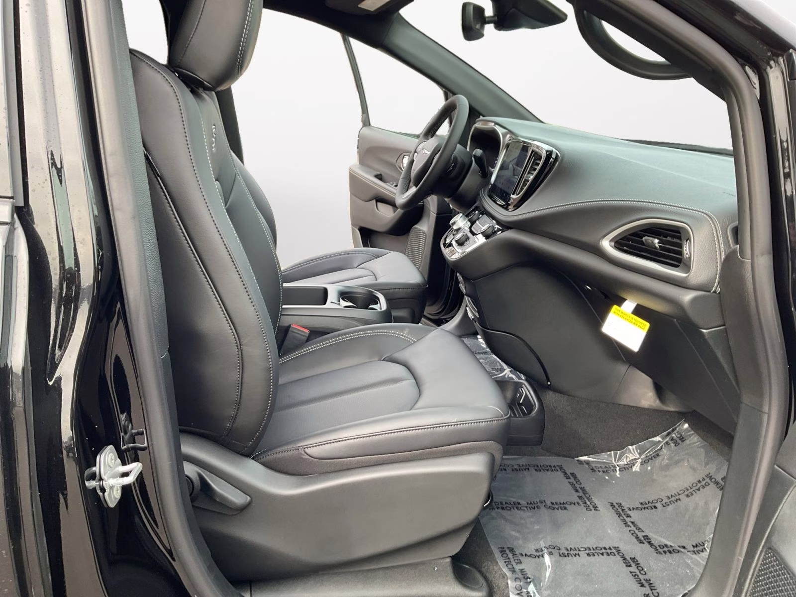 2026 Diamond Black Crystal Pearlcoat Chrysler Pacifica Select AWD Van