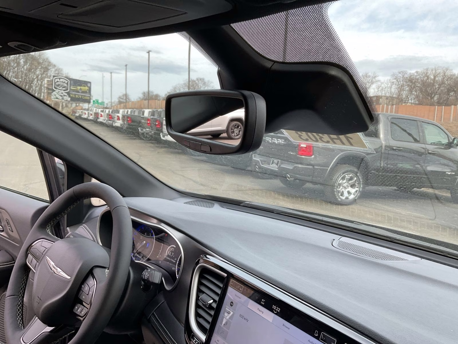 2026 Diamond Black Crystal Pearlcoat Chrysler Pacifica Select AWD Van