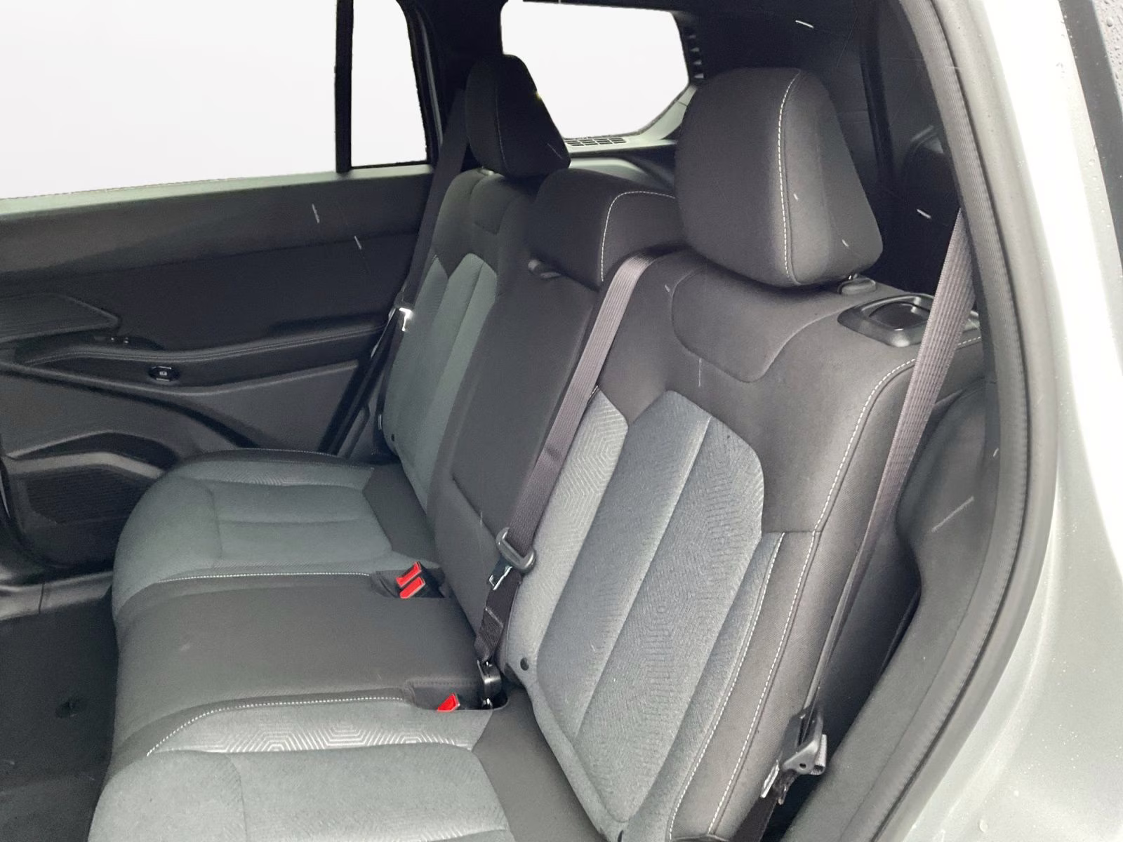 2026 Silver Zynith Clearcoat Jeep Cherokee Laredo 4X4 SUV