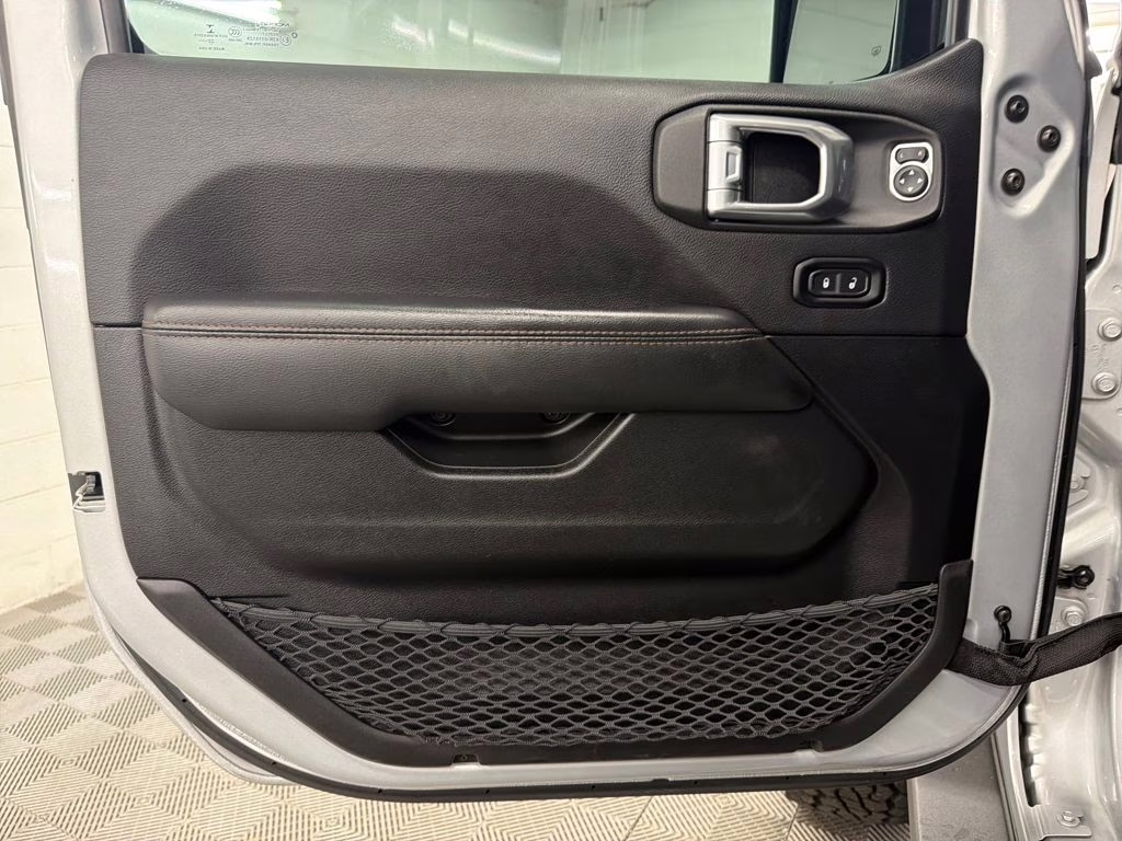 2023 Silver Zynith Clearcoat Jeep Wrangler Rubicon 392 4X4 SUV