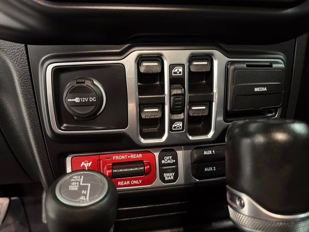 2023 Silver Zynith Clearcoat Jeep Wrangler Rubicon 392 4X4 SUV