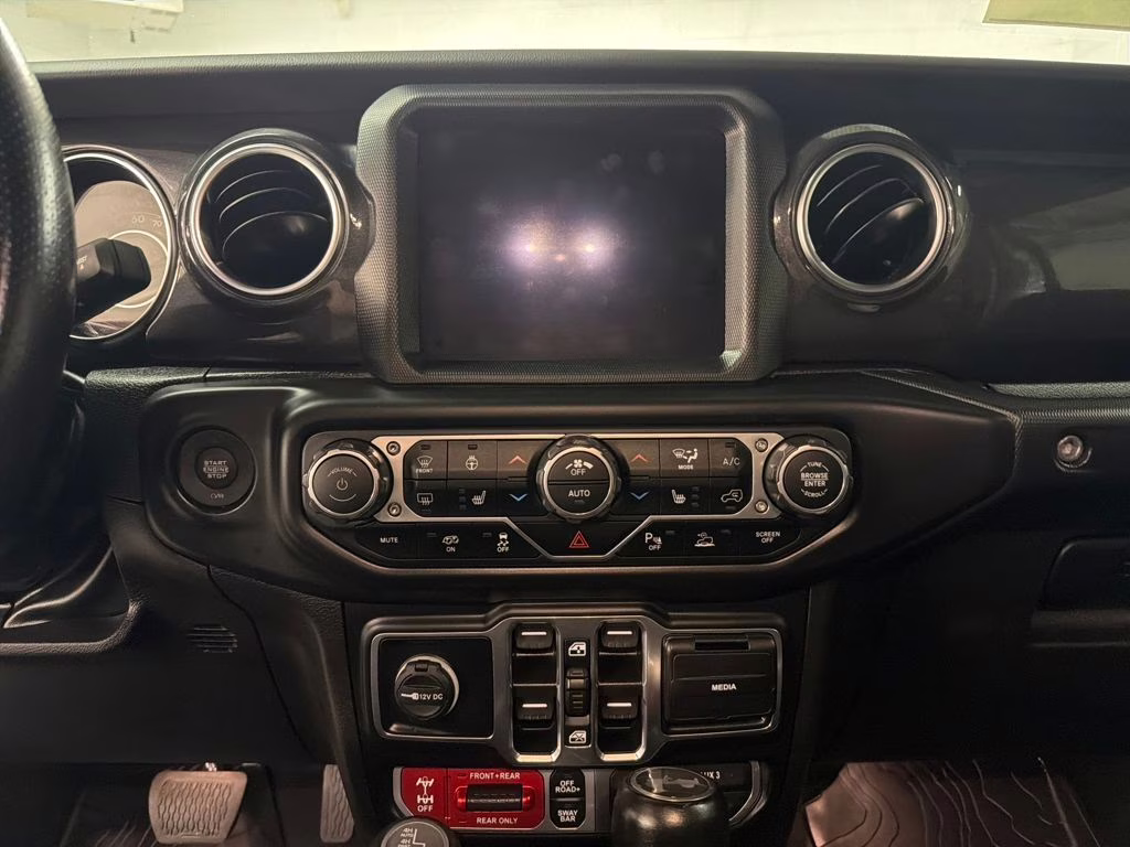 2023 Silver Zynith Clearcoat Jeep Wrangler Rubicon 392 4X4 SUV