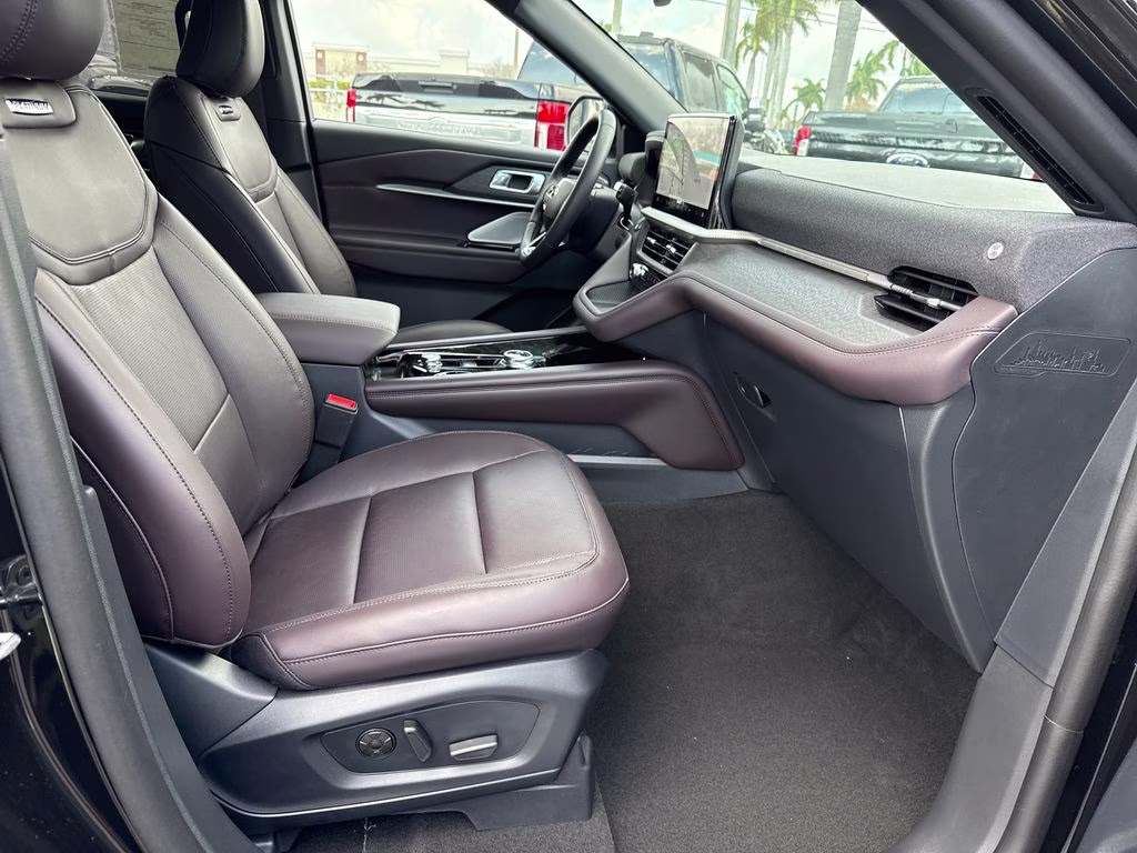 2026 Agate Black Metallic Ford Explorer Platinum RWD SUV