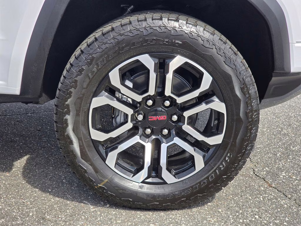 2026 Summit White GMC Canyon AT4 4X4 Truck