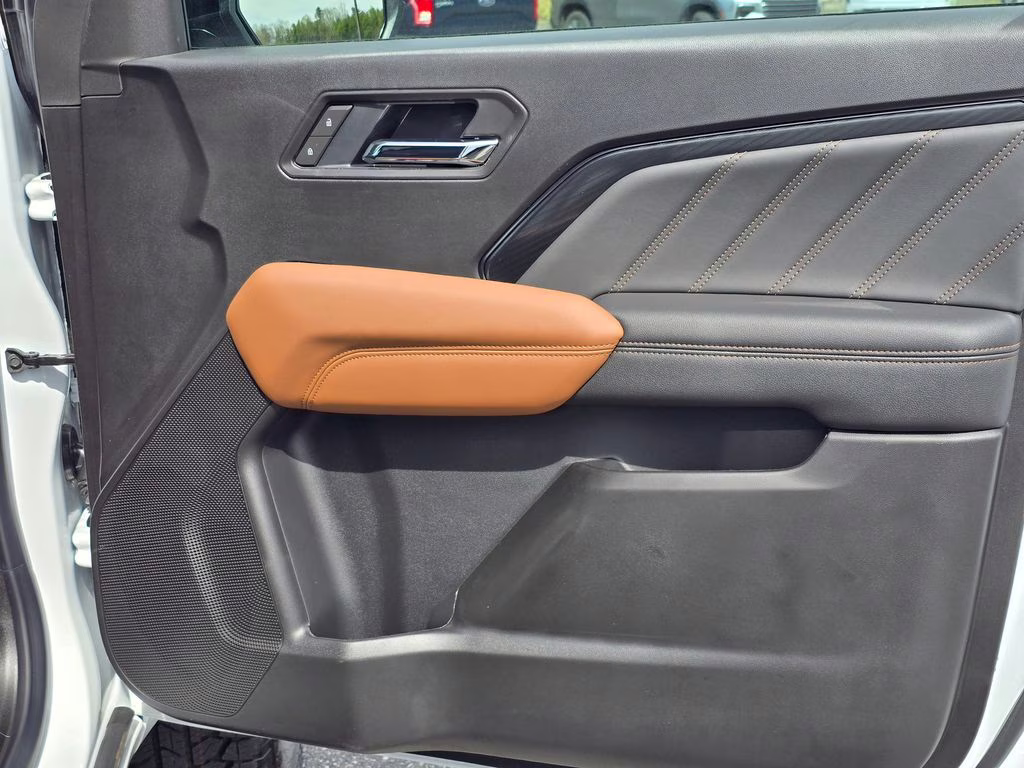 2026 Summit White GMC Canyon AT4 4X4 Truck