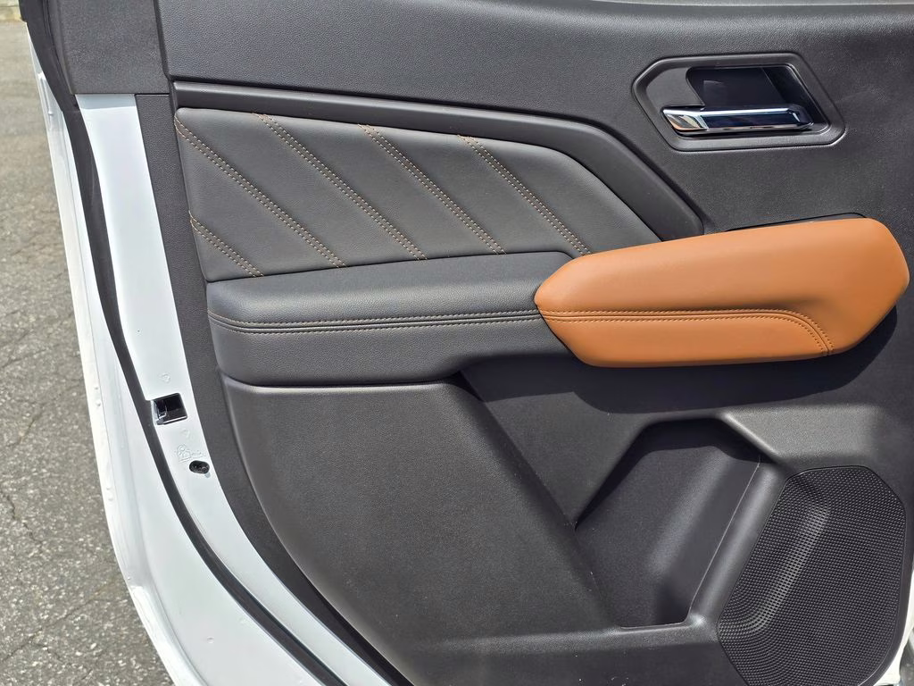 2026 Summit White GMC Canyon AT4 4X4 Truck