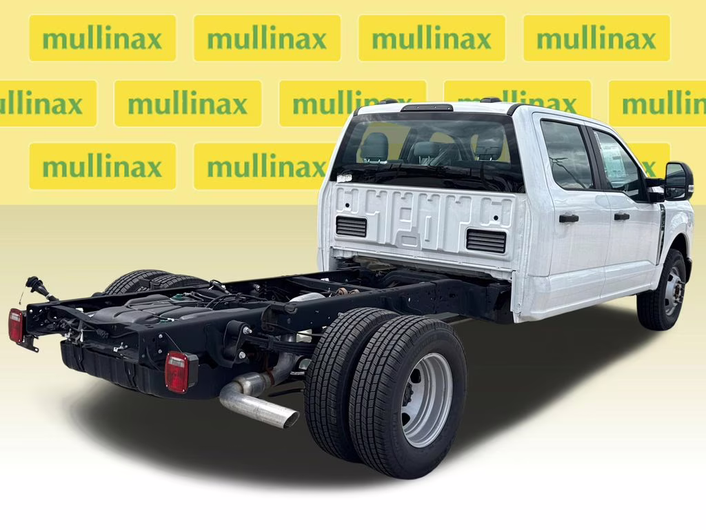 2025 Oxford White Ford Super Duty F-350 DRW XL RWD Chassis