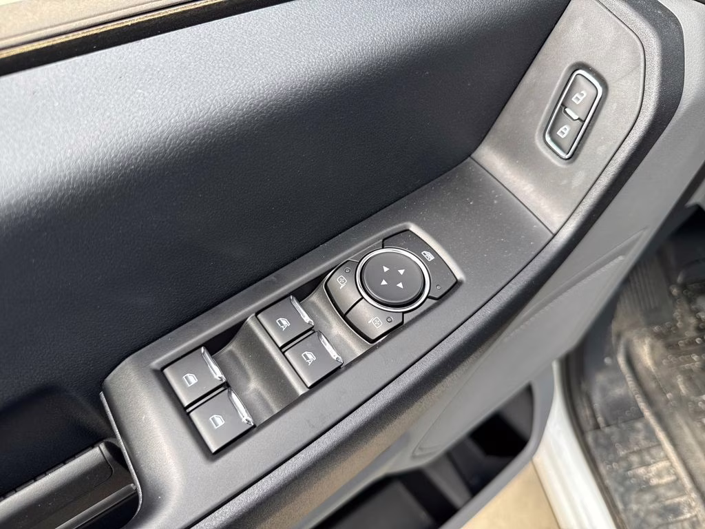 2025 Oxford White Ford Super Duty F-350 DRW XL RWD Chassis