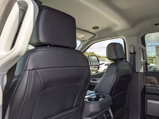 2026 Avalanche Ford Super Duty F-250 SRW Lariat 4X4 Truck