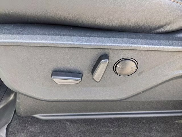 2026 Avalanche Ford Super Duty F-250 SRW Lariat 4X4 Truck