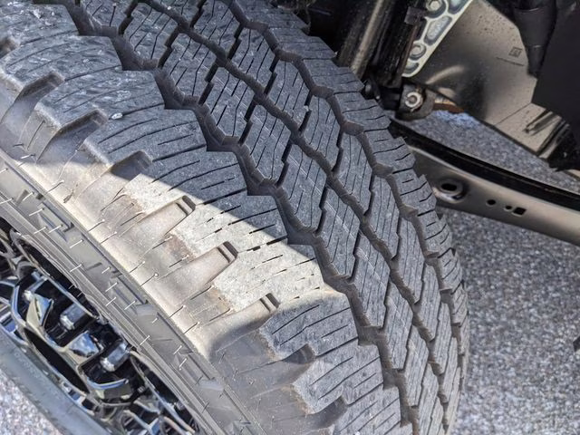 2026 Avalanche Ford Super Duty F-250 SRW Lariat 4X4 Truck