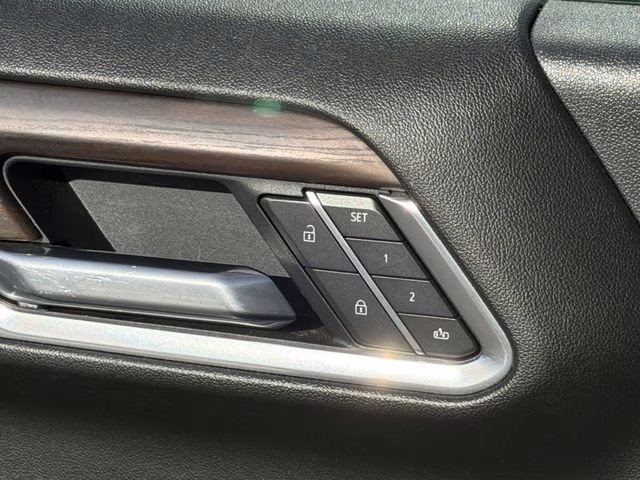 2025 Sterling Metallic GMC Sierra 1500 SLT 4X4 Truck