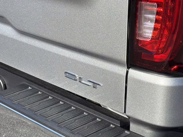 2025 Sterling Metallic GMC Sierra 1500 SLT 4X4 Truck
