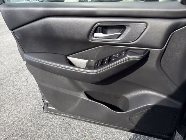 2025 Gun Metallic Nissan Rogue SV FWD SUV