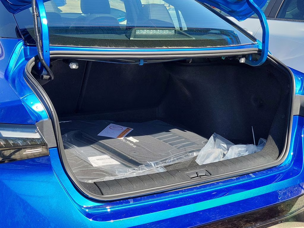 2026 Bluestone Pearl/Super Blk Nissan Sentra SR FWD Sedan