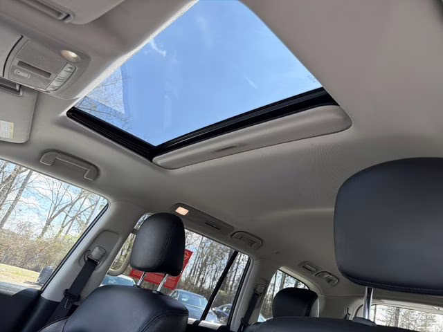 2024 Hermosa Blue Pearl Nissan Armada SL 4X4 SUV