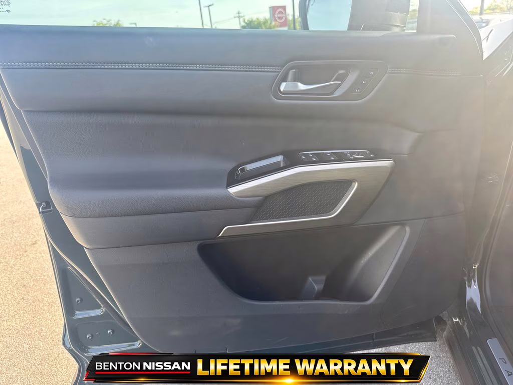 2025 Obsidian Green Pearl Nissan Pathfinder Platinum FWD SUV