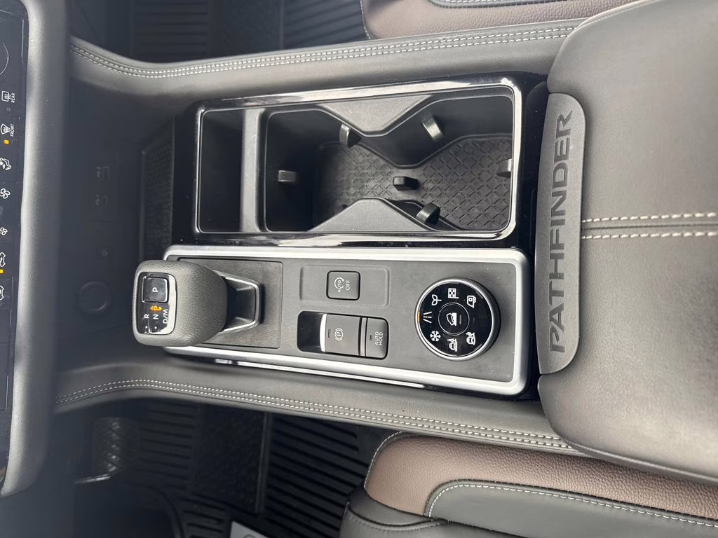 2025 Super Black Nissan Pathfinder Platinum 4X4 SUV