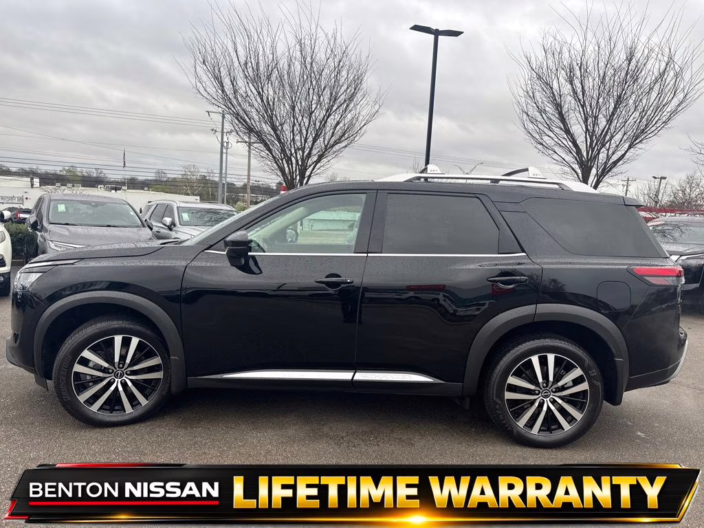 2025 Super Black Nissan Pathfinder Platinum 4X4 SUV