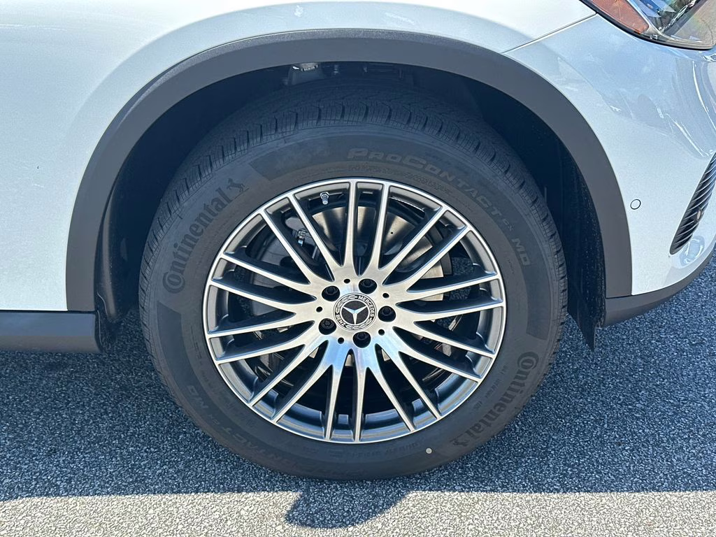 2026 104/149white Mercedes-Benz GLC GLC 300 AWD SUV