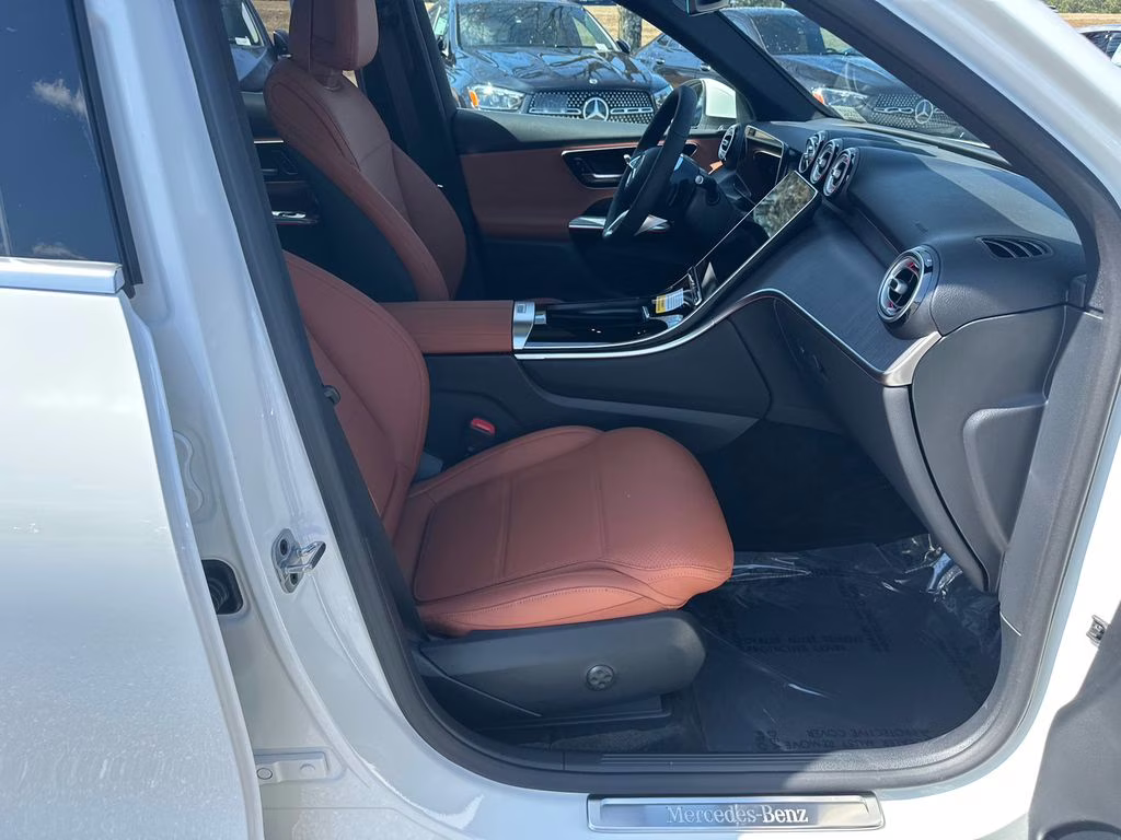 2026 104/149white Mercedes-Benz GLC GLC 300 AWD SUV