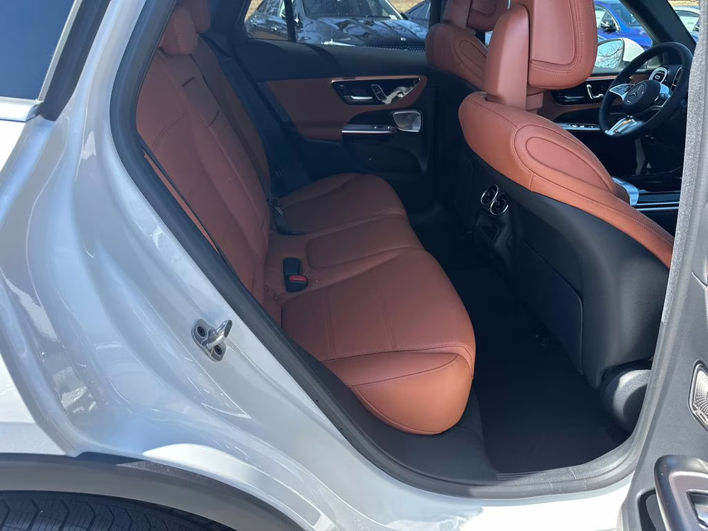 2026 104/149white Mercedes-Benz GLC GLC 300 AWD SUV