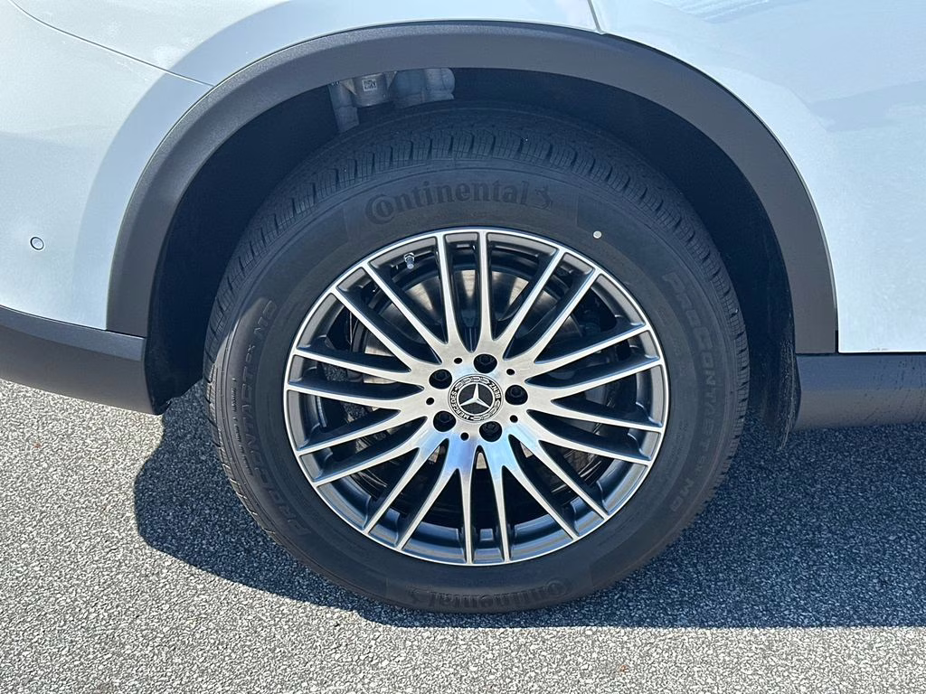 2026 104/149white Mercedes-Benz GLC GLC 300 AWD SUV